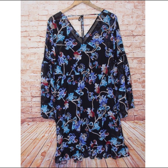WHBM | Bell Sleeve Floral Printed Dress - Picture 2 of 10